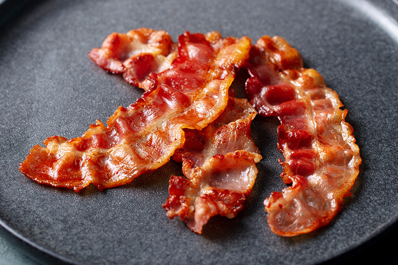 เบคอนไมโครเวฟกรอบ ๆ เมนูจากเบคอน เบคอนทำอะไรกินได้บ้าง สูตรอาหาร