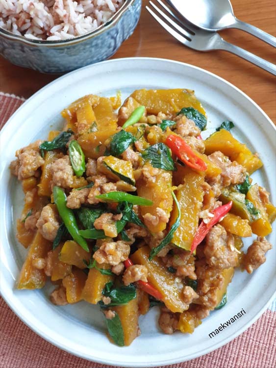 ฟักทองผัดหมูสับ