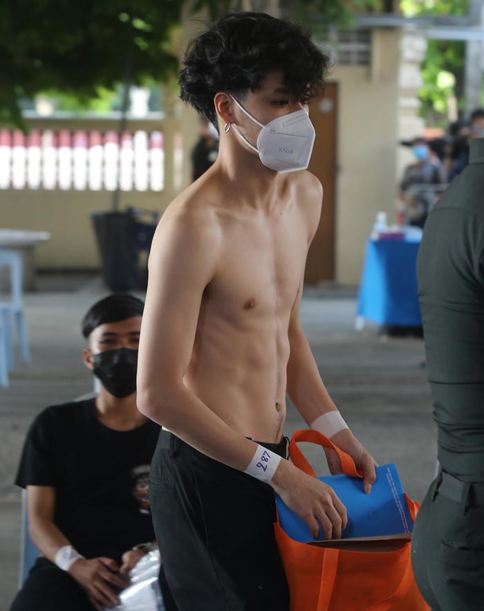 เก้า จิรายุ