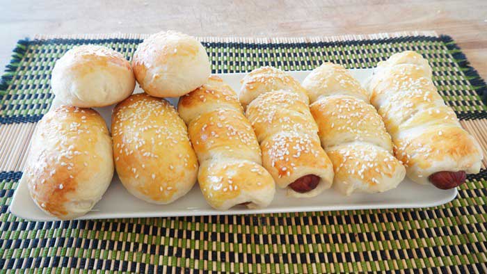 ขนมปังไส้กรอก