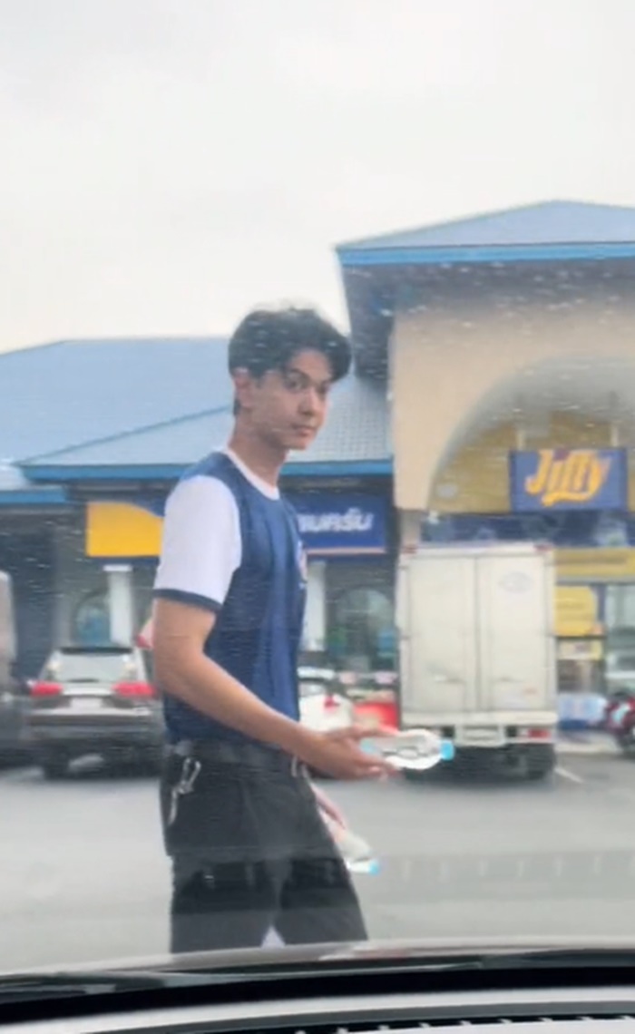 เด็กปั๊มหล่อ