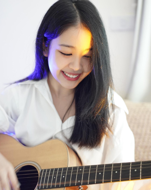 เซียงเซียง พรสรวง ประวัตินักแสดงดาวรุ่ง ความสามารถโดดเด่น เจ้าของบท พู่ ในซีรีส์ ทิชา