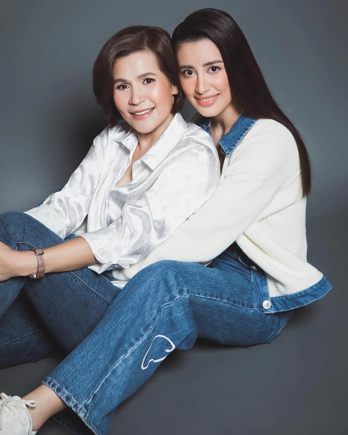 นก จริยา