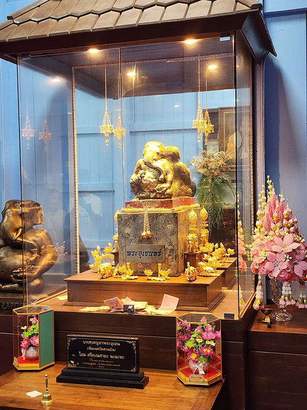 พระอุเชนทร์ วัดสวนขัน