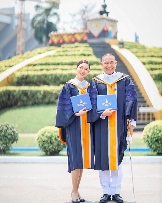 ดารารับปริญญา