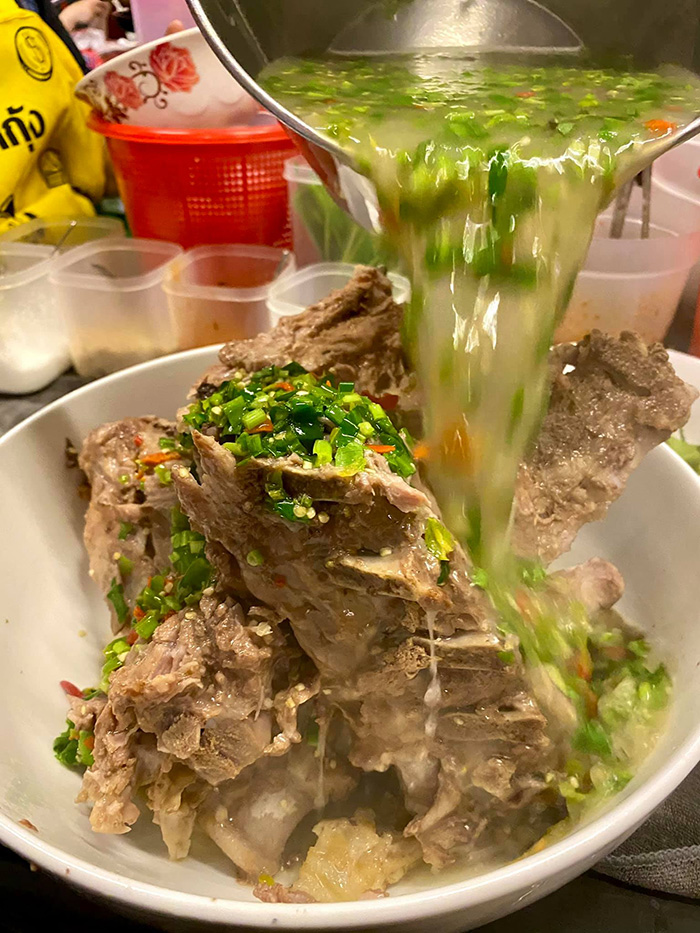 ร้านเล้งแซ่บ