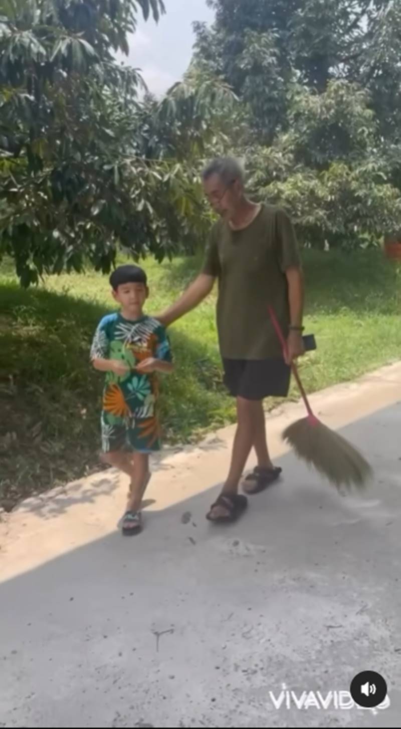 ชลิต เฟื่องอารมณ์