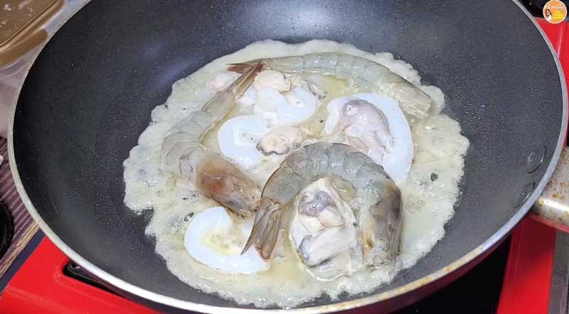 หอยทอด