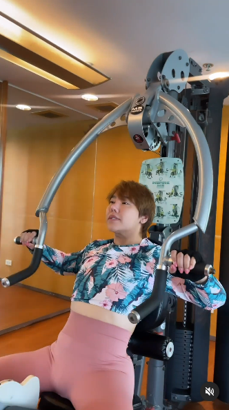  ดีเจบุ๊กโกะ 