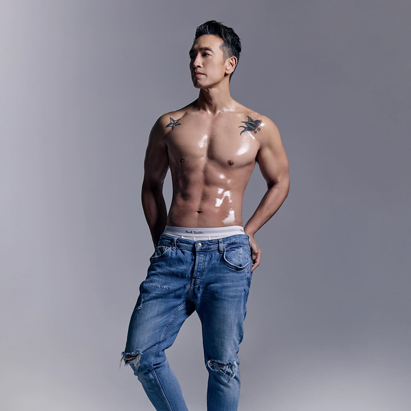 ชาย ชาตโยดม เปิดลุคร่างทองในวัย 48 