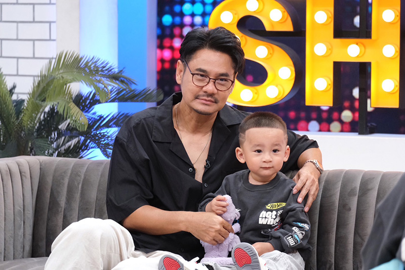 เวฟ บุ้ง ใบหยก เมินคนมองเว่อร์เรื่องเลี้ยงลูก