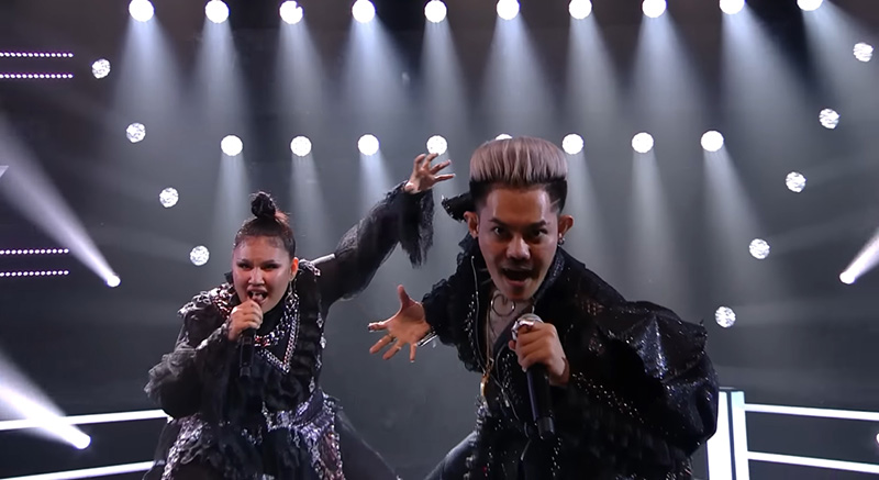 The Voice Thailand เก่ง ธชย VS สวย สโรชา