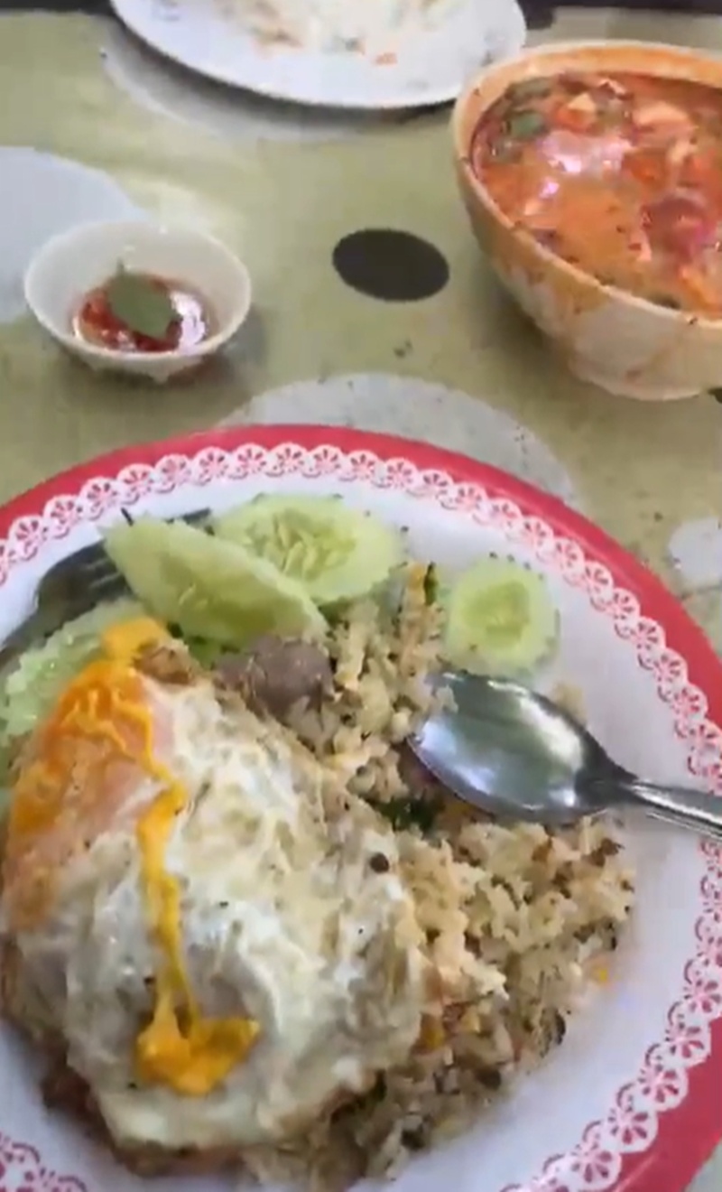 ข้าวผัดต้มยำ