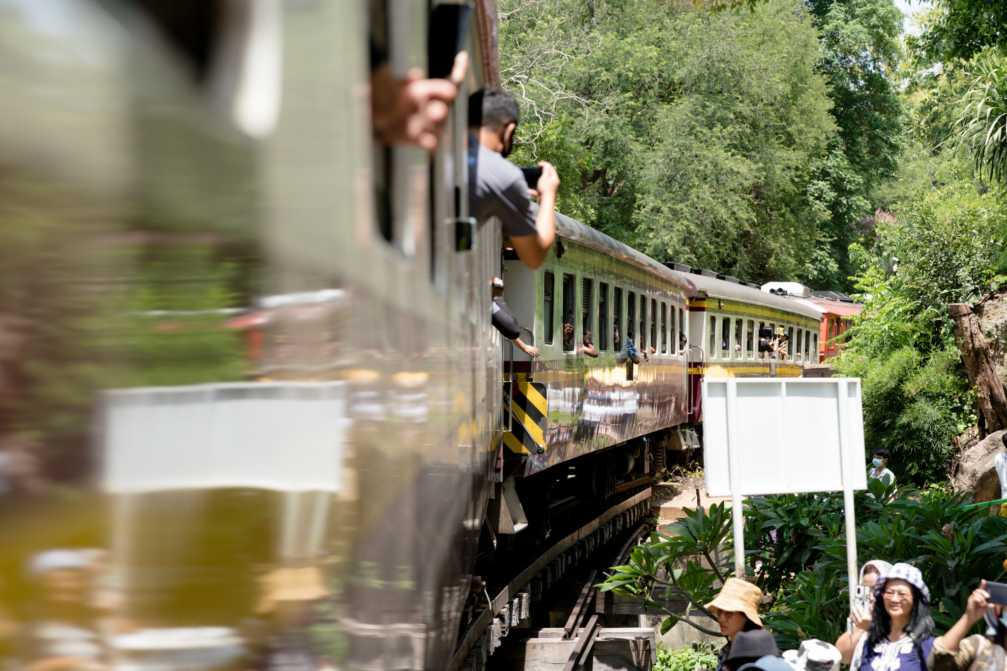 เที่ยวกาญจนบุรี 2 วัน 1 คืน