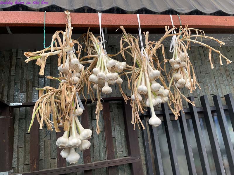 กะเพราหมูสามชั้นไข่ดาว