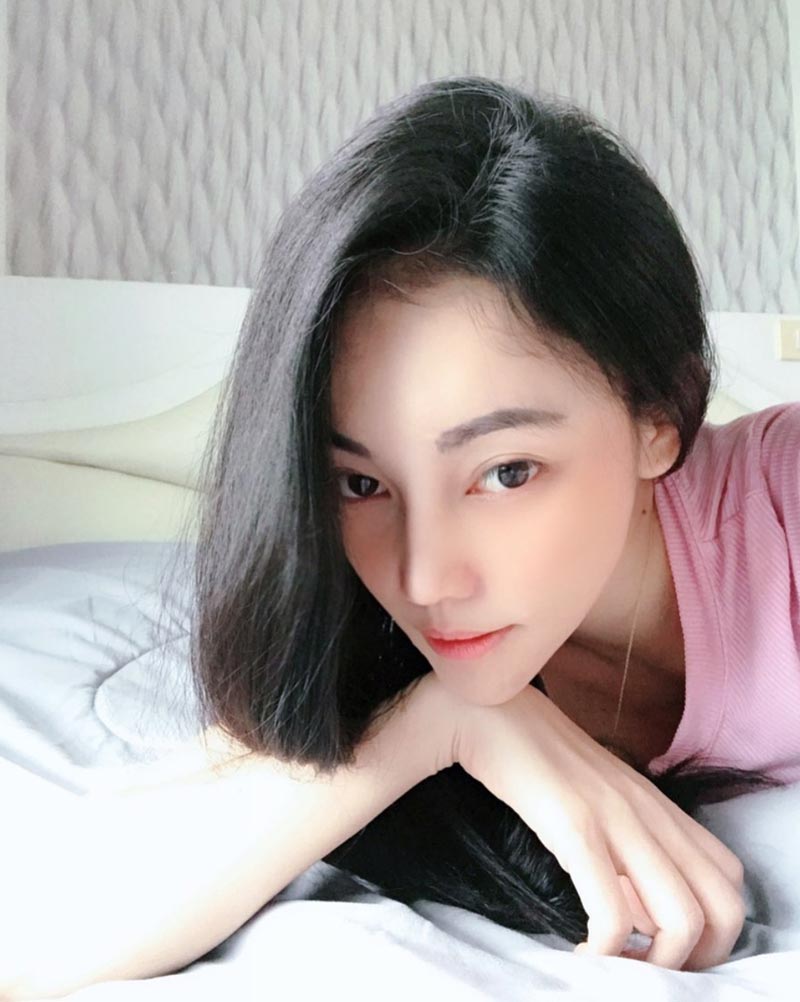 เอ็มมี่ อมลวรรณ