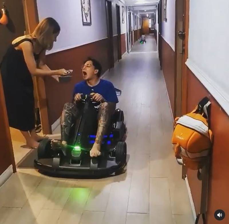 แทค ภรัณยู, ไฮโซเบลล์ อดิราภ์ เองตระกูล