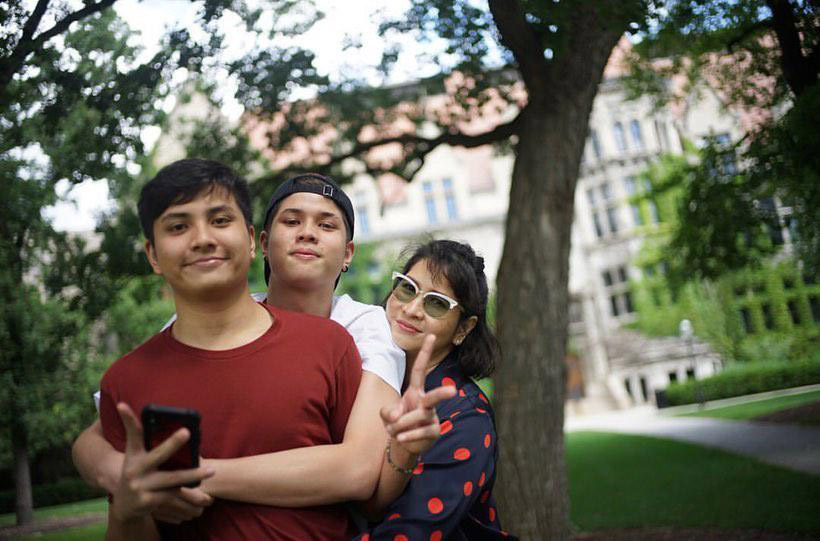 ลูกดาราหล่อ