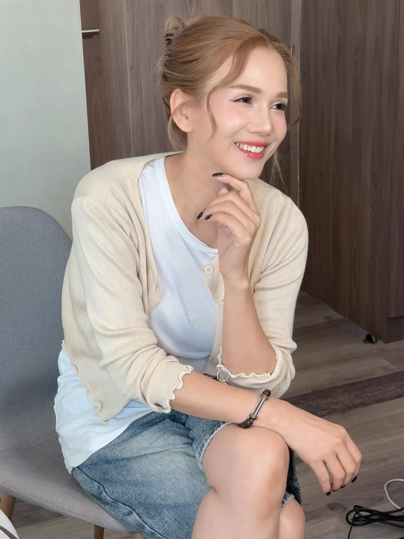 จิ้งหรีดขาว วงศ์เทวัญ