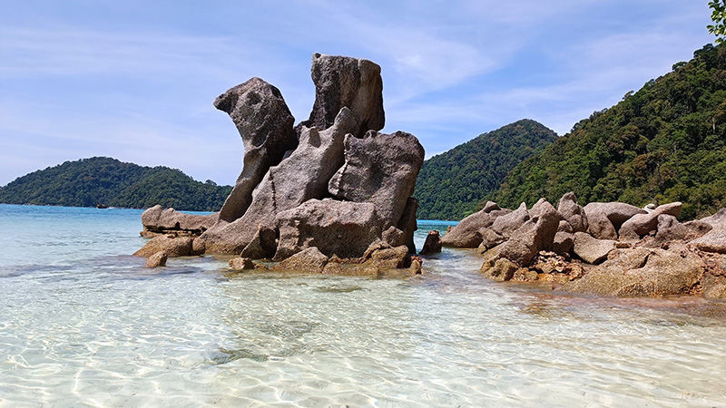 หินแม่ไก่