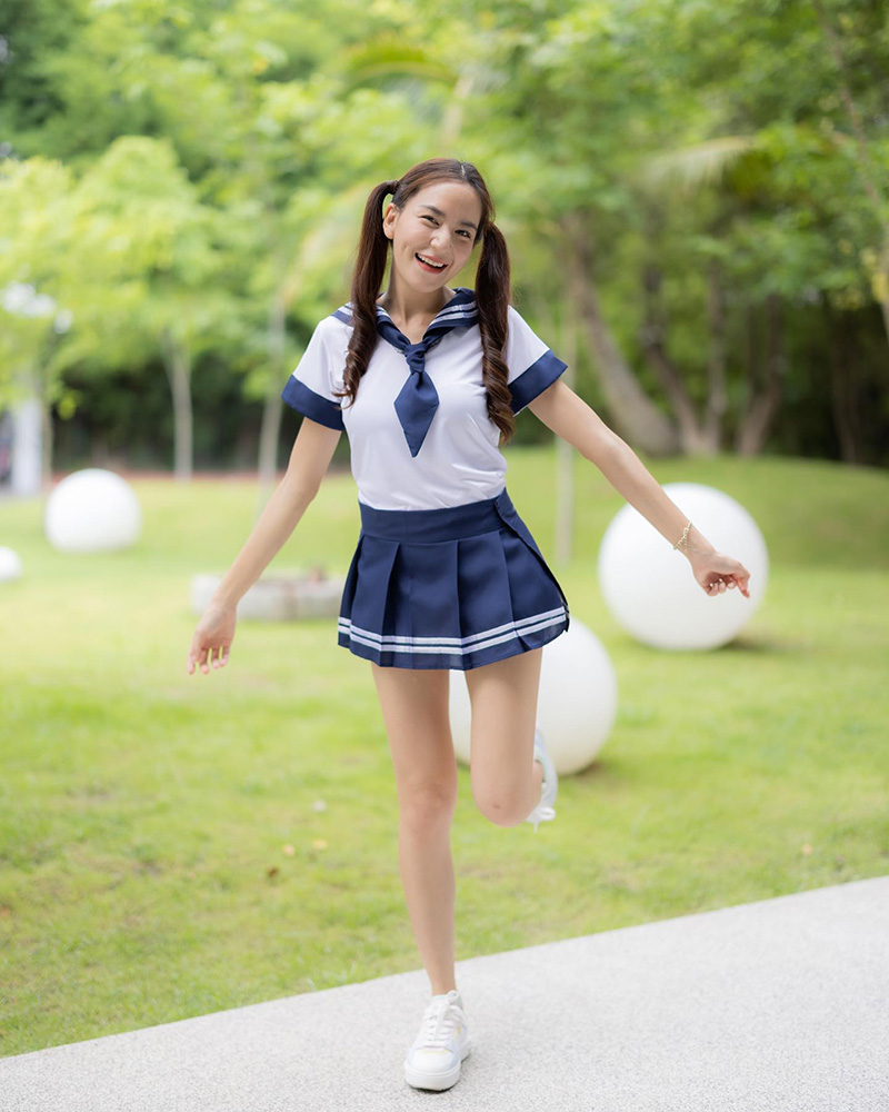 พลอย ชิดจันทร์