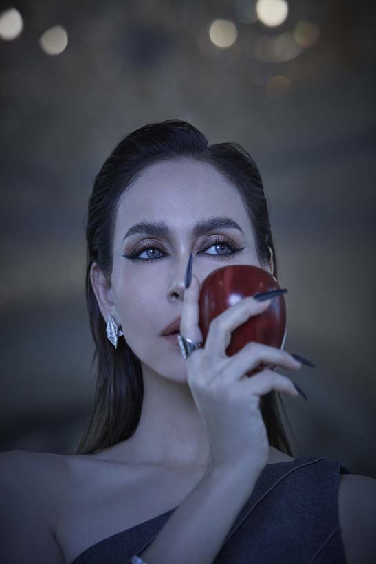 โบว์ เมลดา ประกบ นัท มีเรีย แปลงโฉมสโนว์ไวท์และราชินี ใน Disney's Snow White สโนว์ไวท์