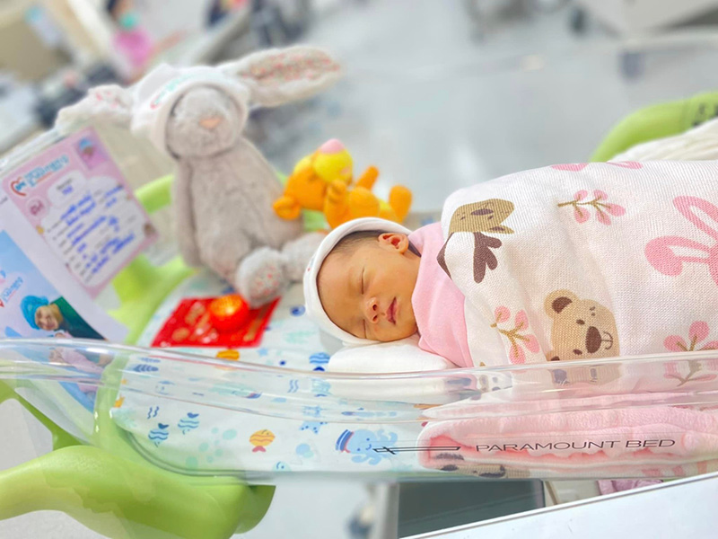 กัปตันกิ๊ฟ วิลาวัณย์ คลอดลูกสาวคนแรกแล้ว