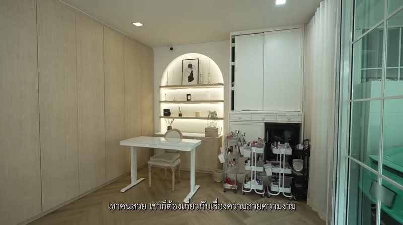 บ้าน ปุ๊กลุก ฝนทิพย์ ห้องแต่งหน้า