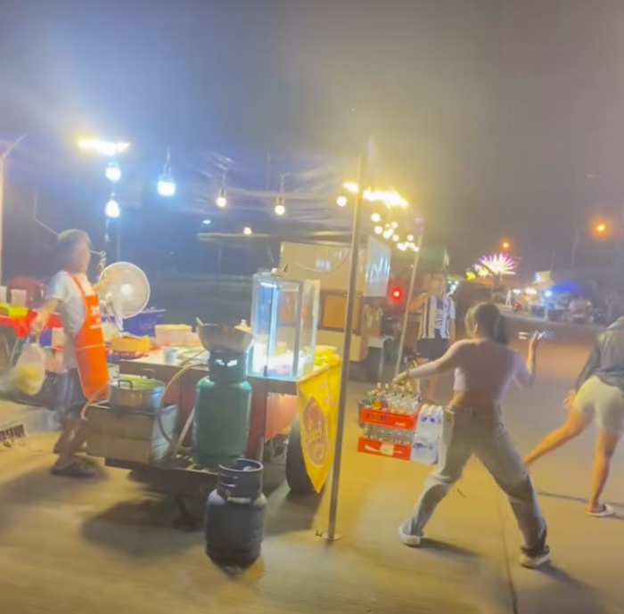 สั่งบะหมี่เกี๊ยว