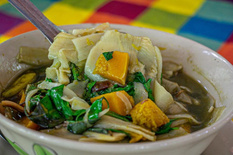 คาเฟ่ในสวนยาง