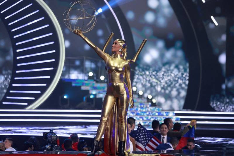 ชุดประจําชาติ miss universe 2021