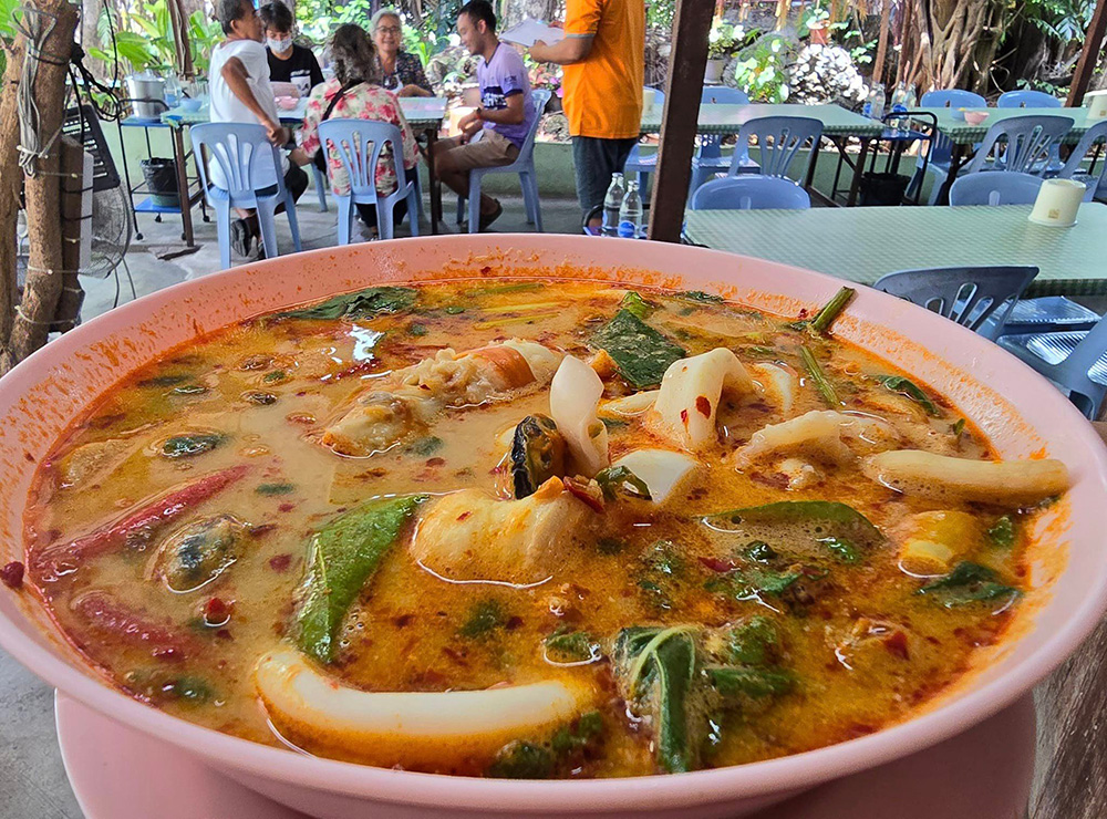 ต้มยำกุ้งน้ำข้น ร้านอี๊ด กุ้งเผาคลองมอญ