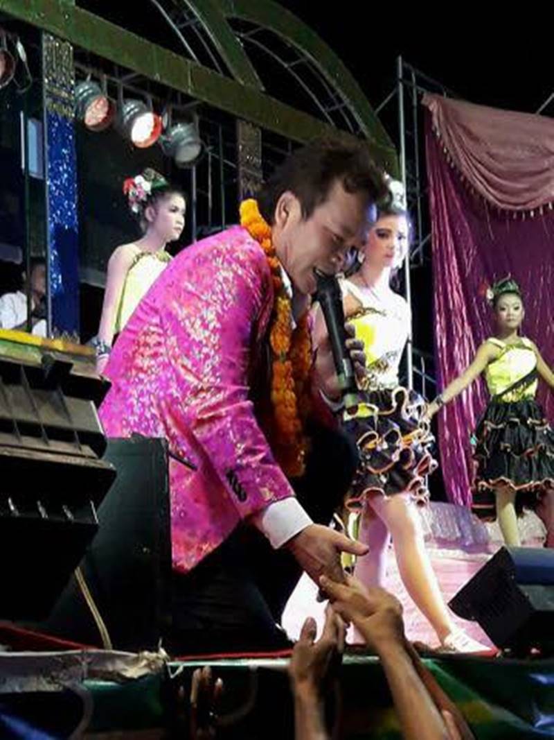 พรศักดิ์ ส่องแสง