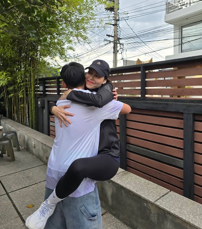 โมเมนต์อบอุ่น นัท มีเรีย เจอครอบครัว เต๋า สมชาย