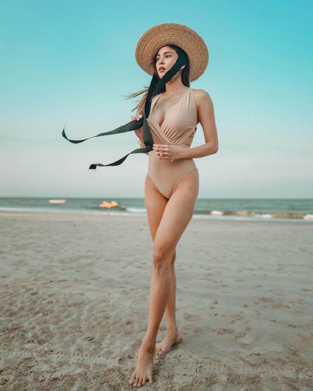 อุ้ม ลักขณา