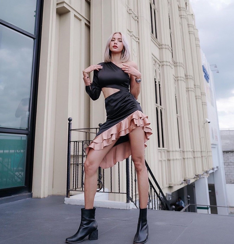  อุ้ม ลักขณา