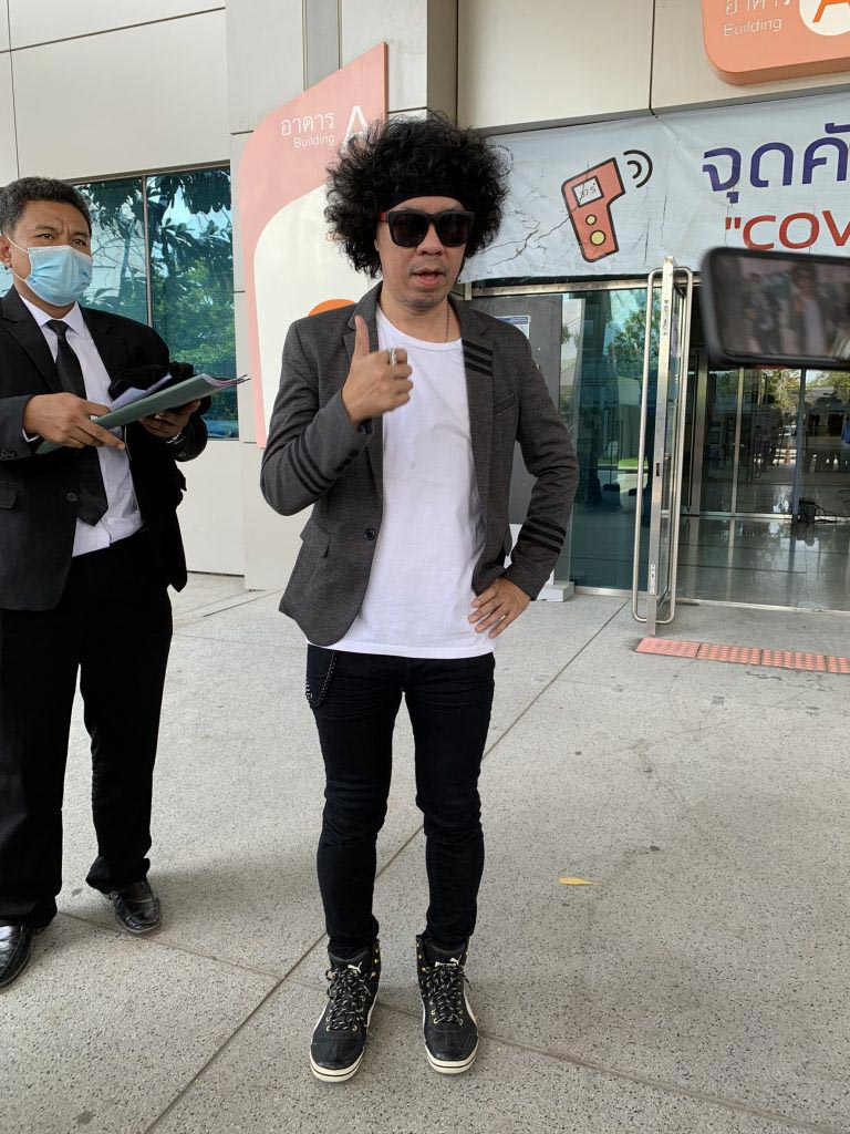 ดีเจพล่ากุ้ง