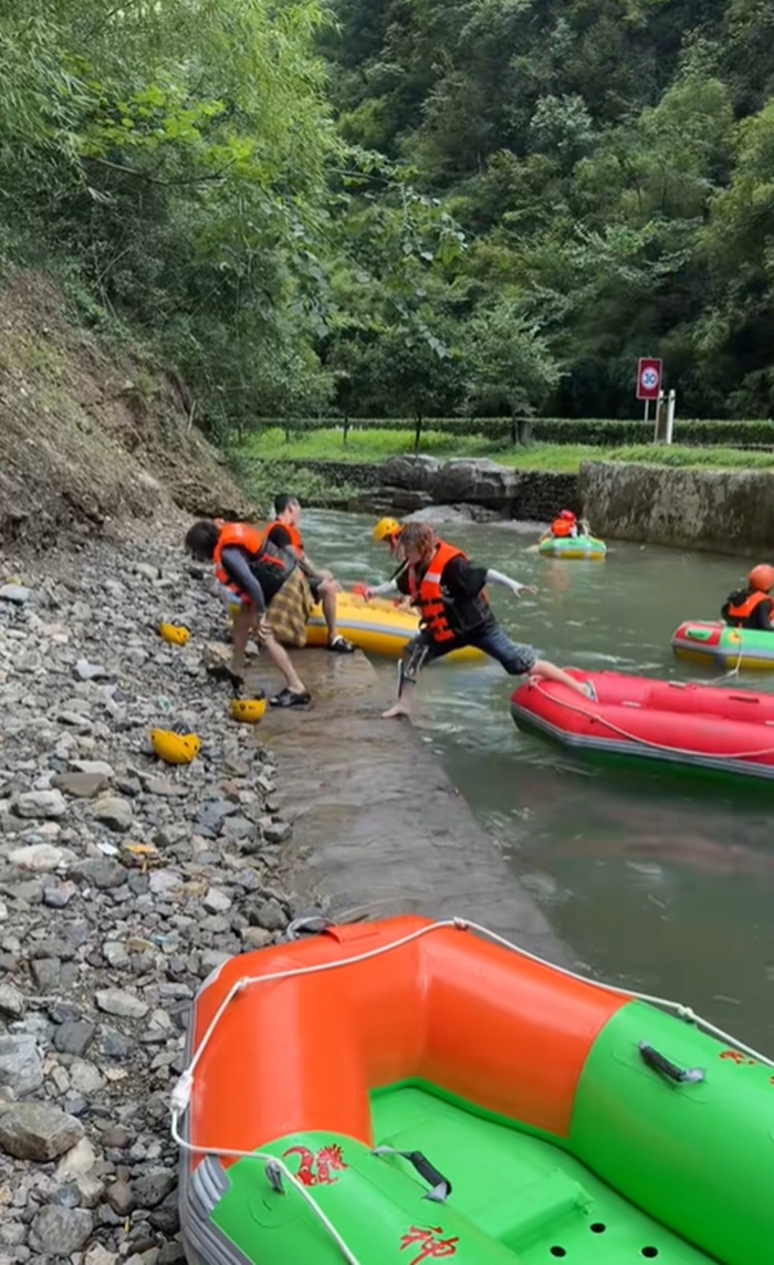 นักท่องเที่ยว