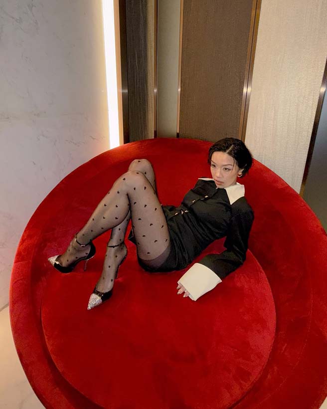 พลอย หอวัง ใส่ชุดชั้นในถ่ายรูป นาน ๆ มาที แต่โซเชียลร้อนฉ่า