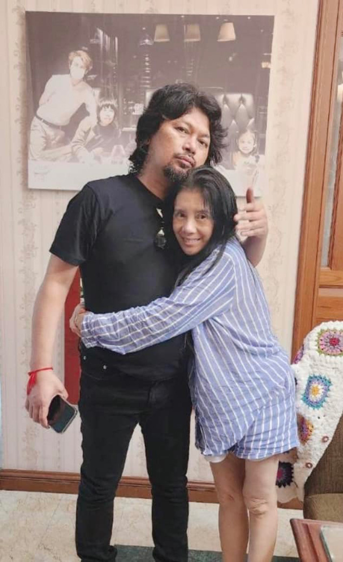 เสก โลโซ 