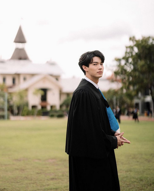 ดารารับปริญญา