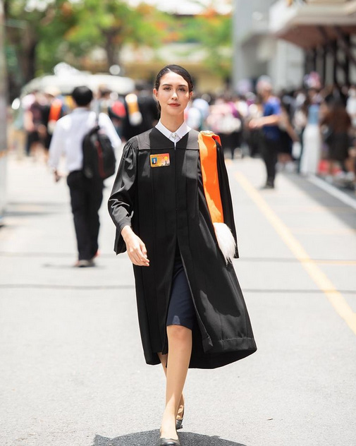 ดารารับปริญญา