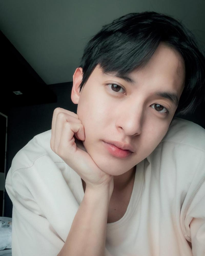 เจมส์ จิรายุ