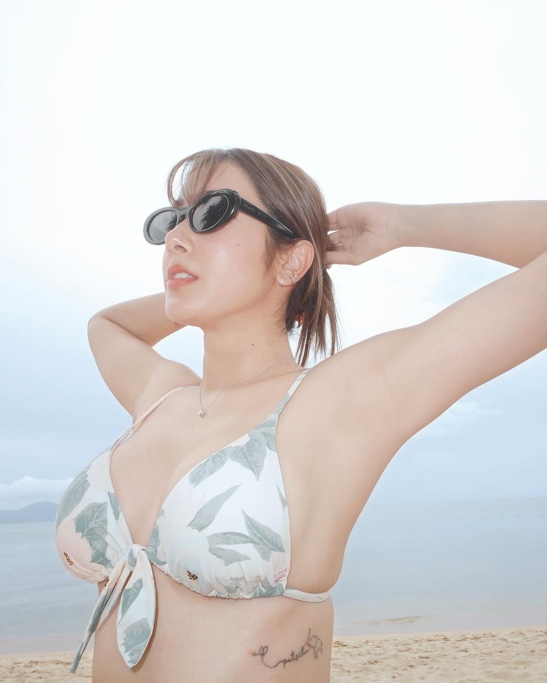 เกรซ พัชร์สิตา เสิร์ฟความขาวอึ๋ม กระแทกตา