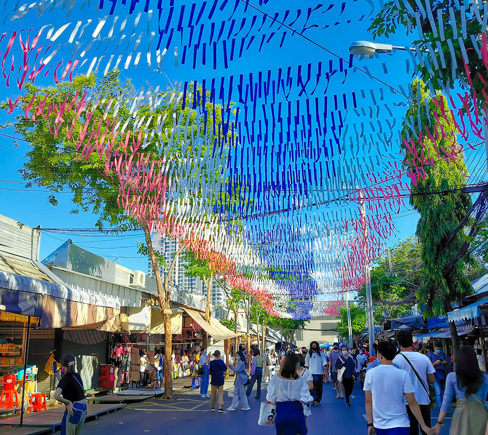 เที่ยวตามรถไฟฟ้าสายสีเขียว