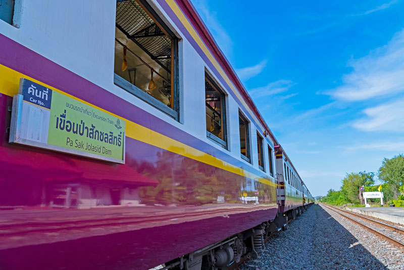รถไฟลอยน้ำ 2564