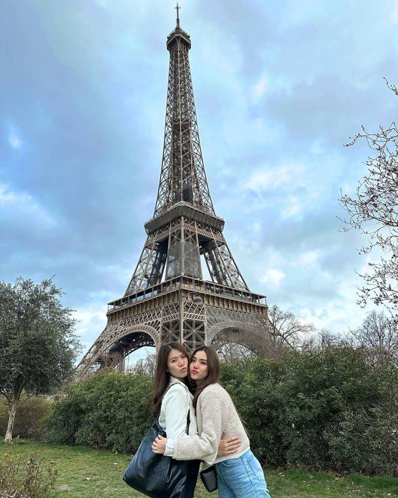 ปราง กัญญ์ณรัณ เที่ยวปารีส