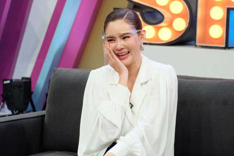 หญิง รฐา