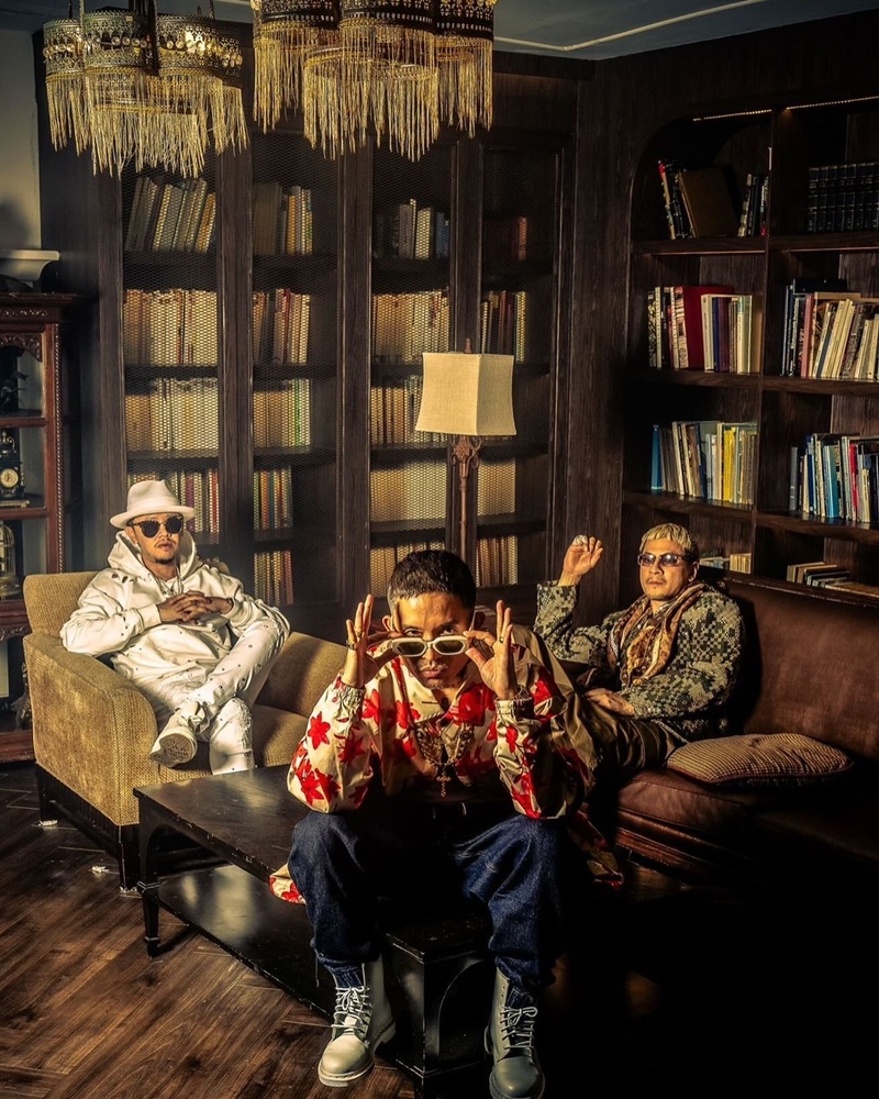 อย่างไรก็ตาม แม้ทั้งคู่จะอันฟอลฯ กันไปแล้ว แต่ทั้งคู่ยังคงฟอลโลอินสตาแกรมของ ขันเงิน เนื้อนวล หรือ ขันเงิน ไทยเทเนี่ยม เพื่อนร่วมวงอีกคนอยู่ ซึ่ง ขันเงิน ก็ยังฟอลโลอินสตาแกรมทั้งคู่เช่นเดียวกัน