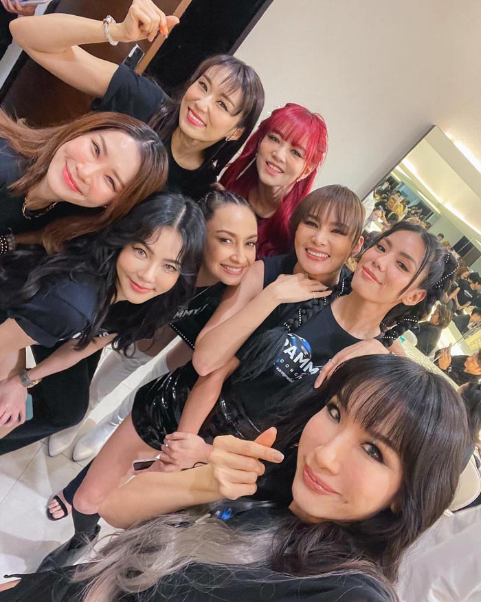 2002 ราตรี vs Girly Berry